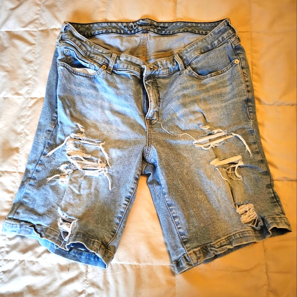 TORRID Boyfriend Bermuda Vintage Stretch